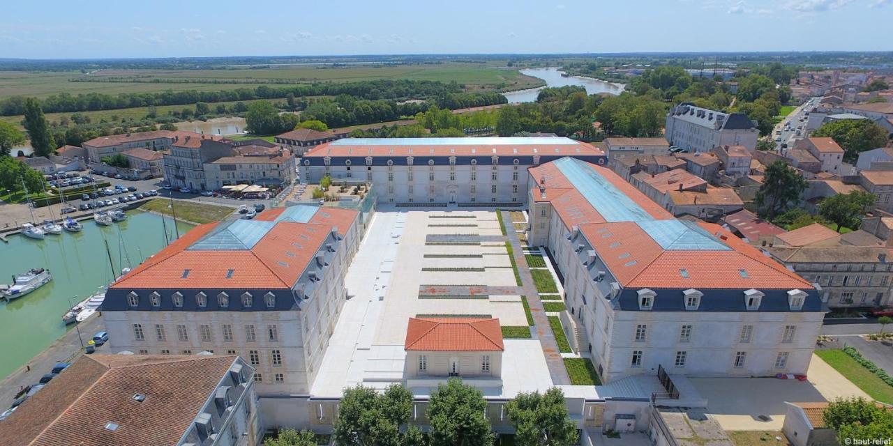 Residence De L'Arsenal Royal - Meubles De Tourisme Rochefort  Exterior photo