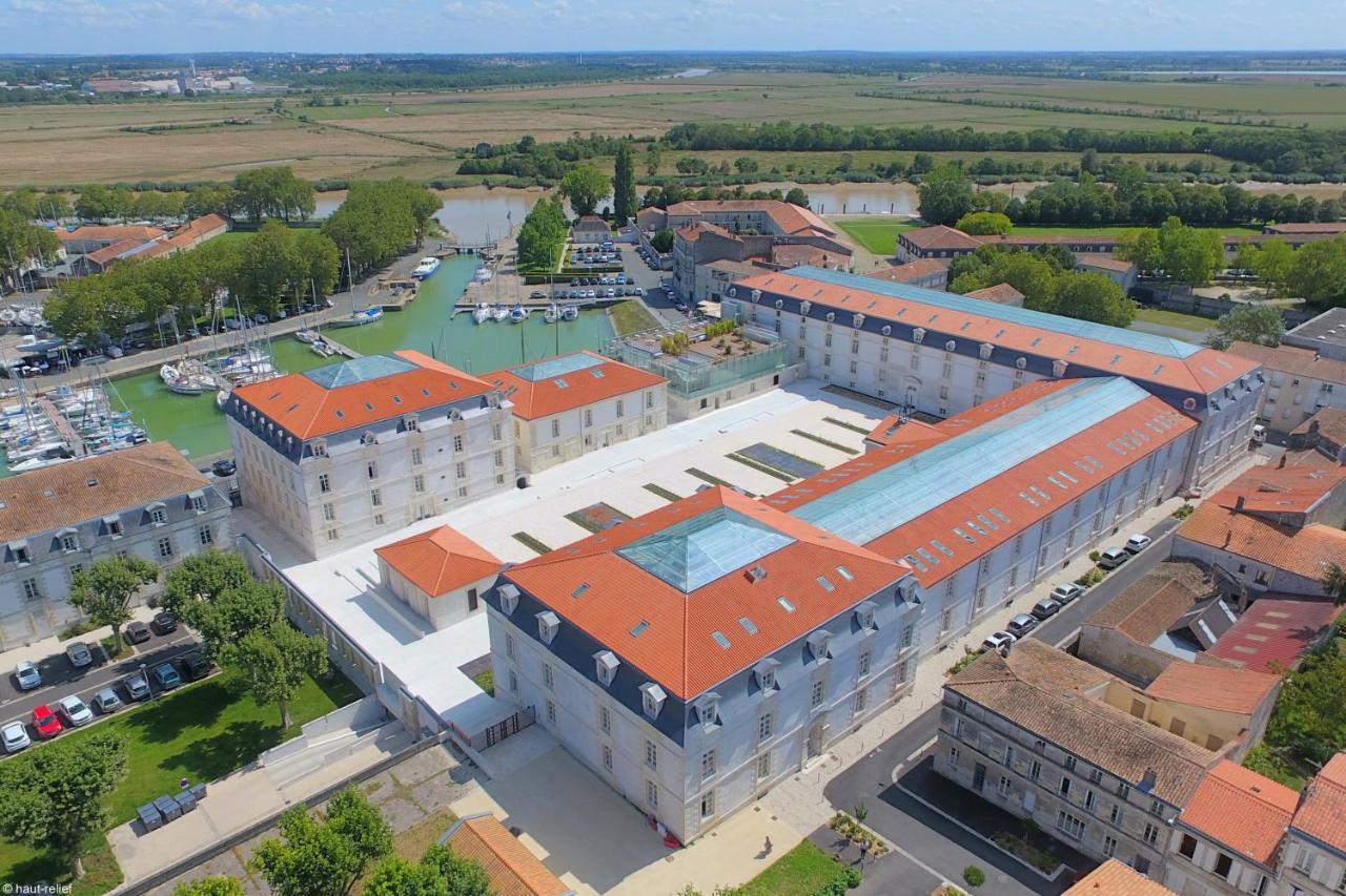 Residence De L'Arsenal Royal - Meubles De Tourisme Rochefort  Exterior photo